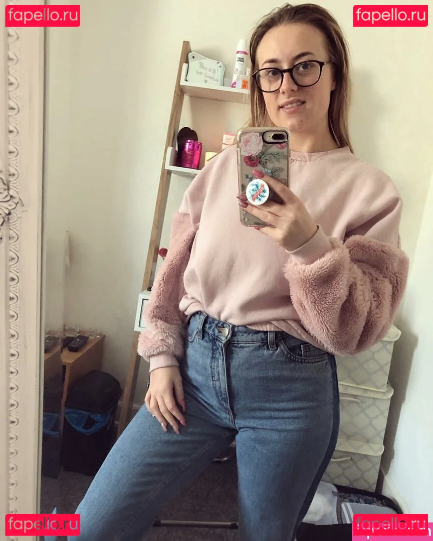 baby_yona Onlyfans Photo Gallery 