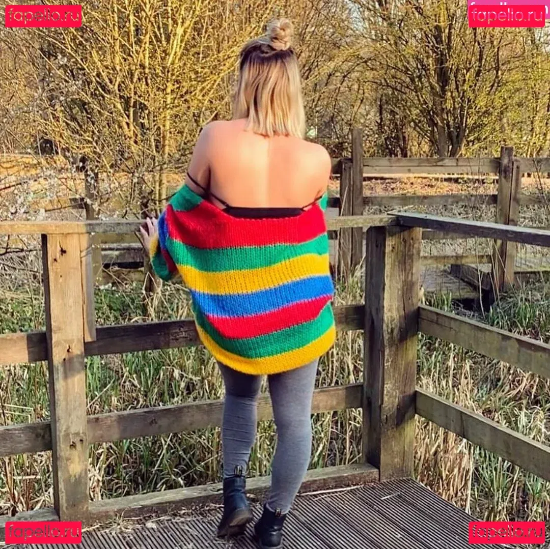 baby_yona Onlyfans Photo Gallery 