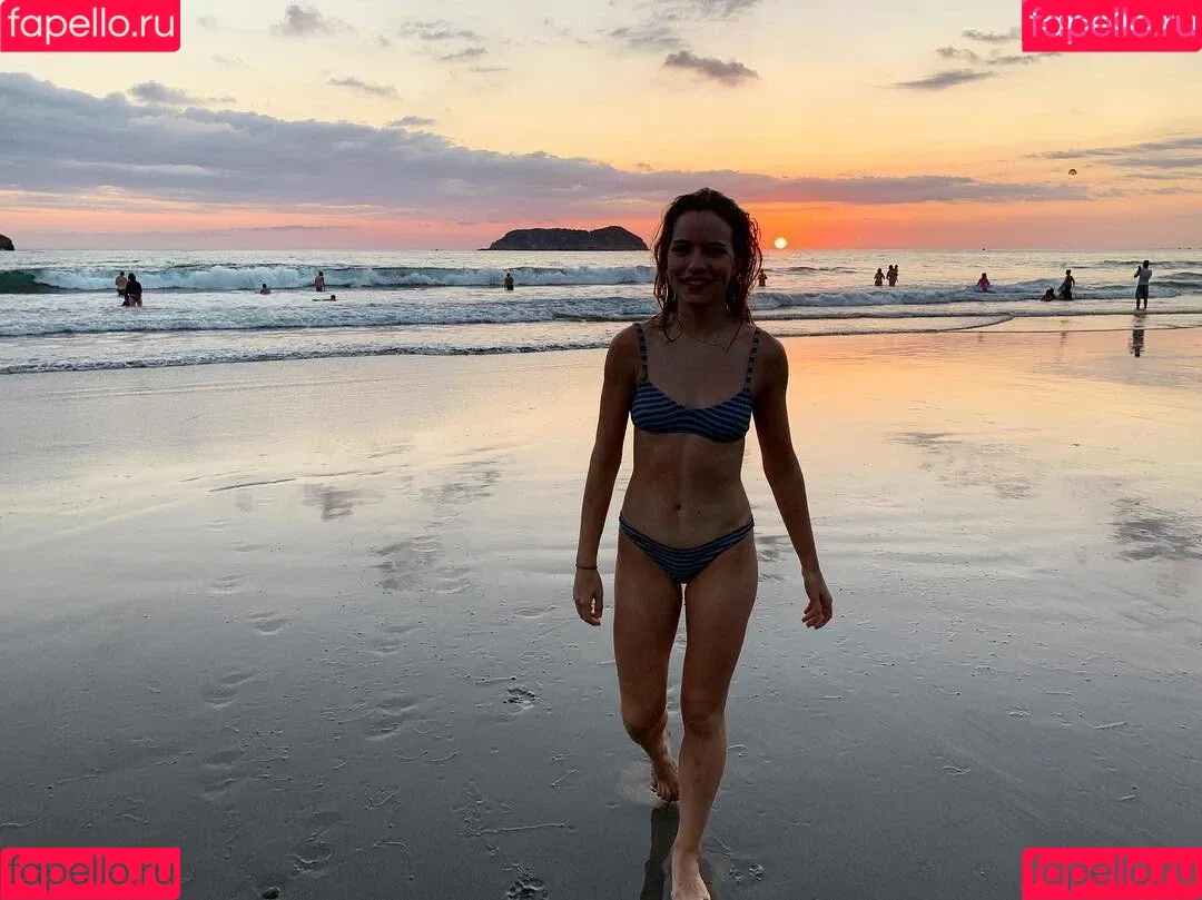 Willa Fitzgerald Onlyfans Photo Gallery 