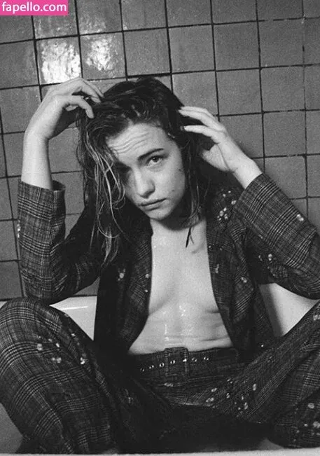 Willa Fitzgerald Onlyfans Photo Gallery 