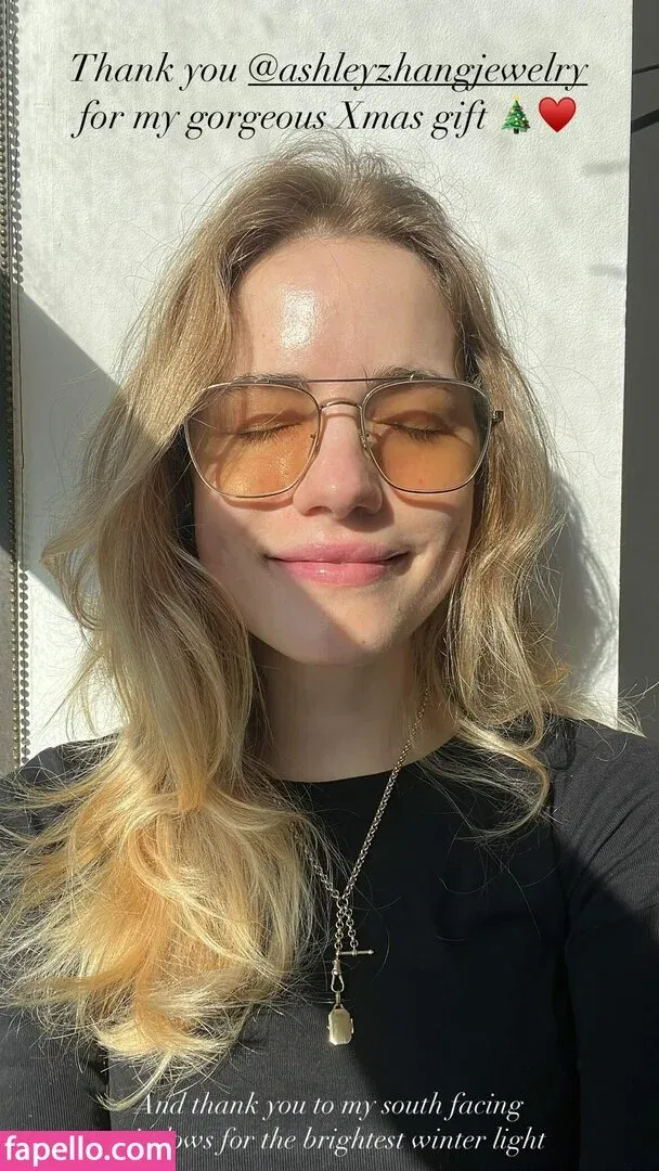 Willa Fitzgerald Onlyfans Photo Gallery 