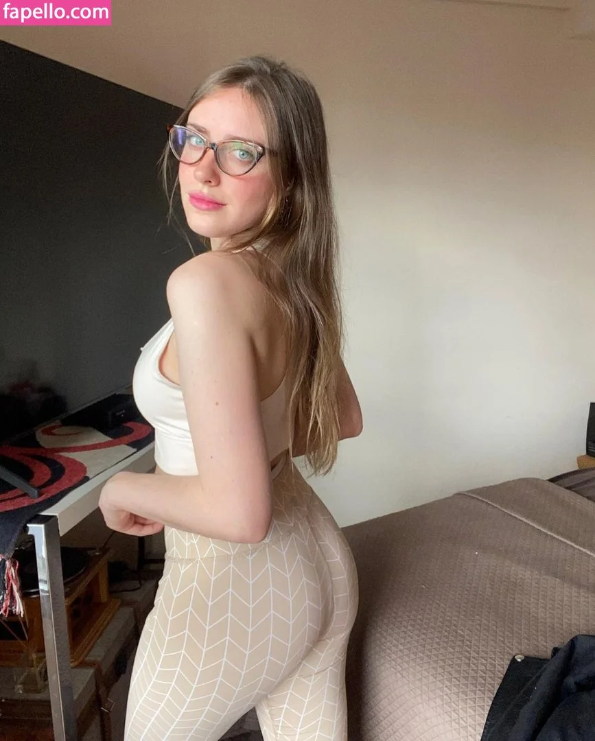 mikimika Onlyfans Photo Gallery 