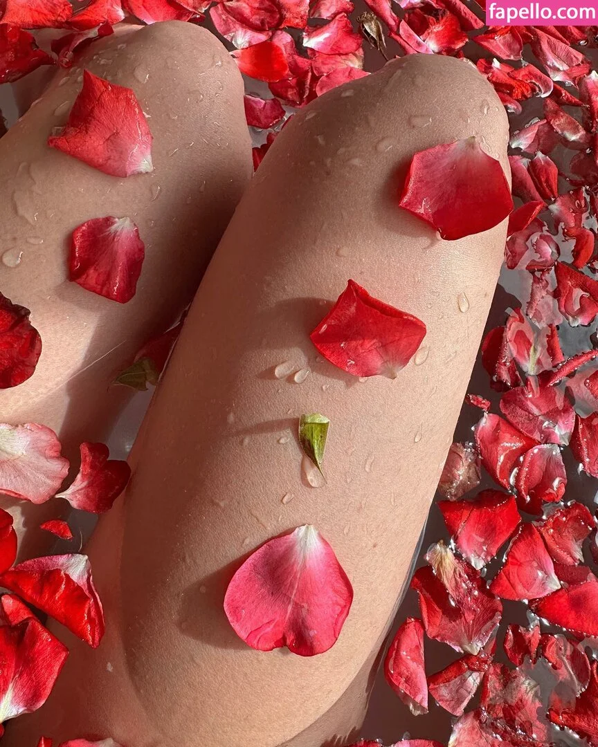 mikimika Onlyfans Photo Gallery 