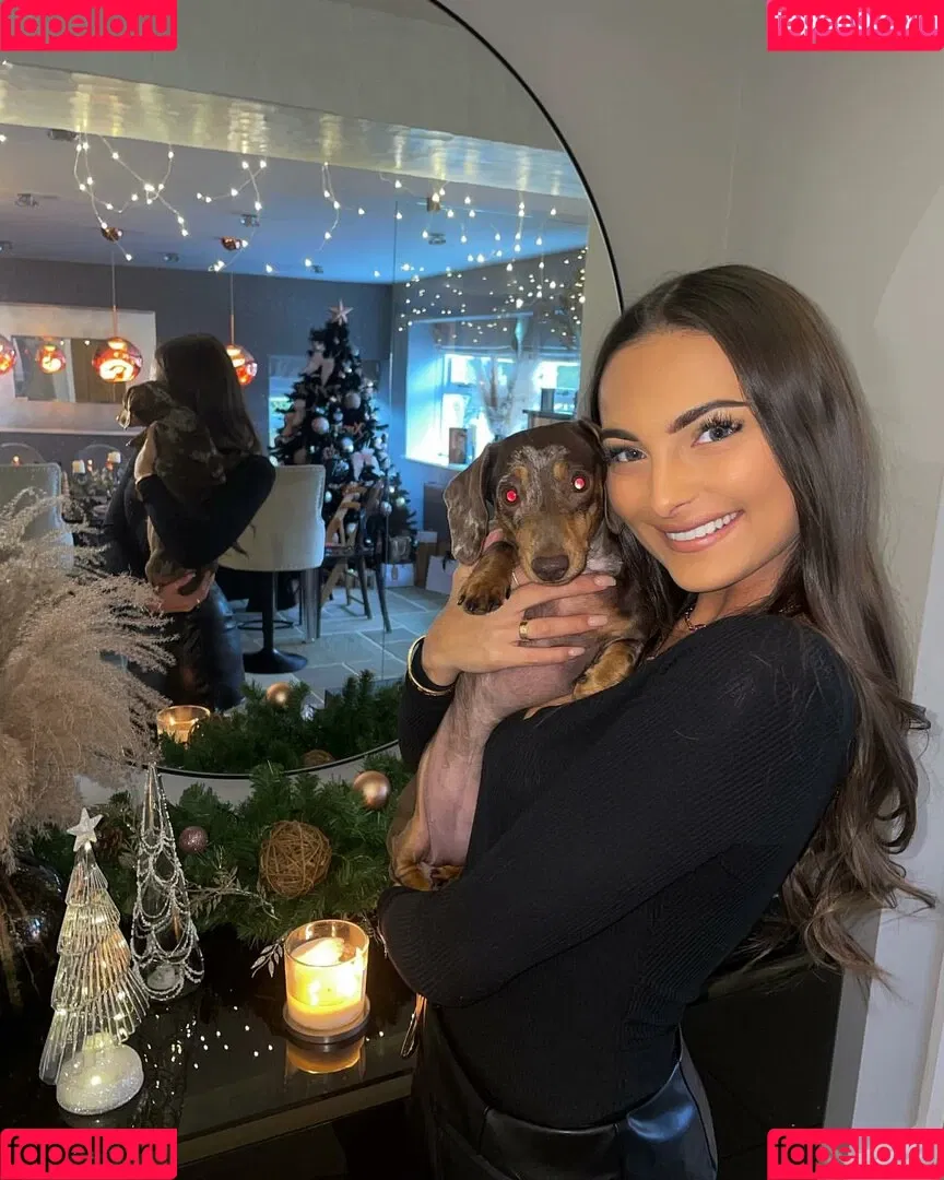 Phoebe Collin Onlyfans Photo Gallery 