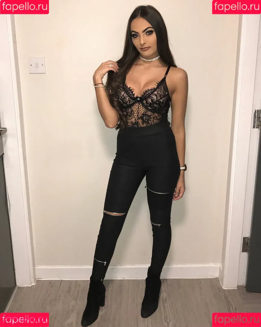Phoebe Collin Onlyfans Photo Gallery 