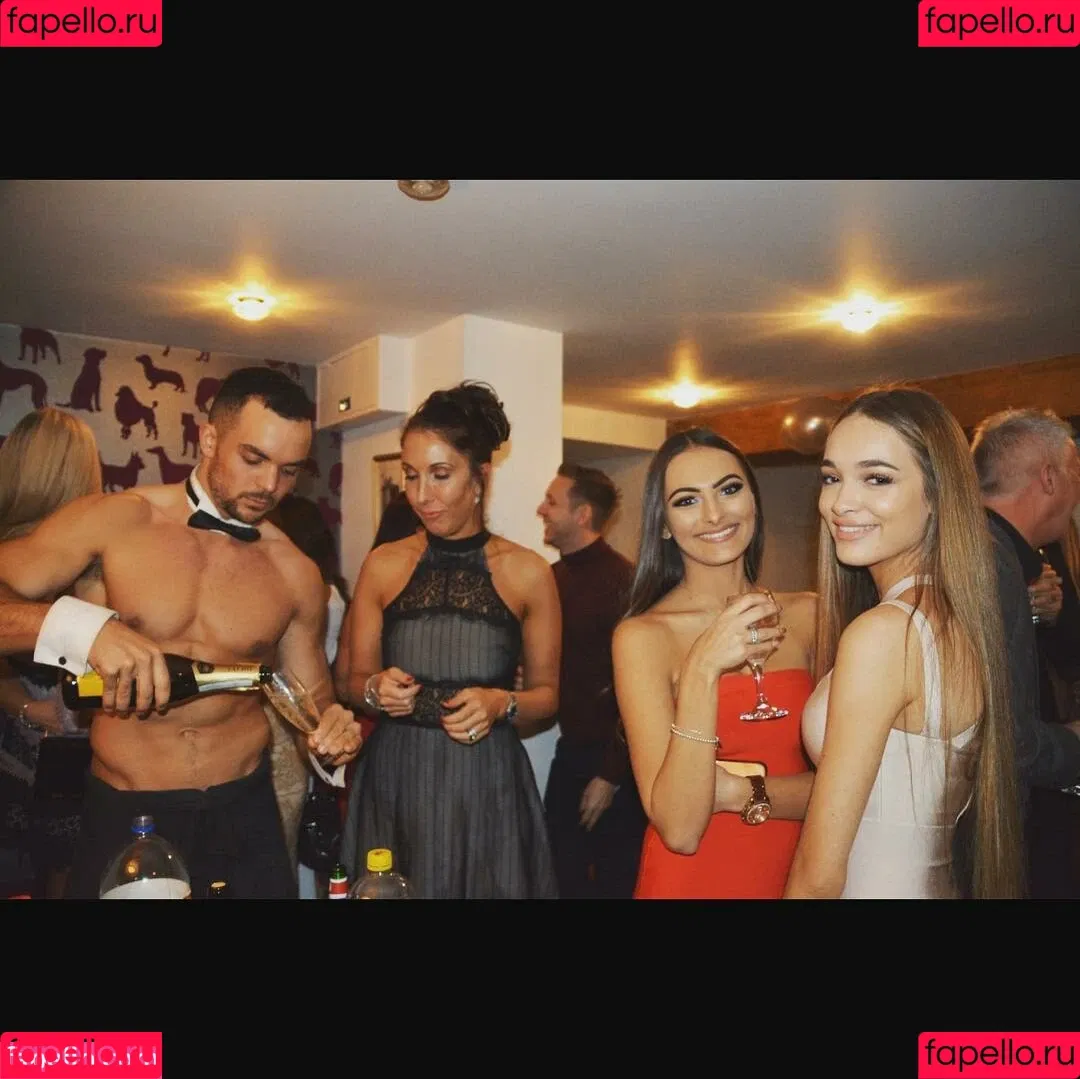 Phoebe Collin Onlyfans Photo Gallery 