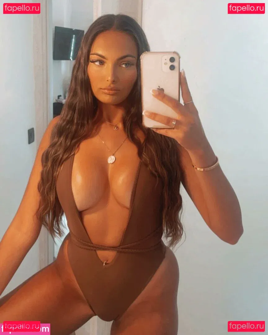 Phoebe Collin Onlyfans Photo Gallery 