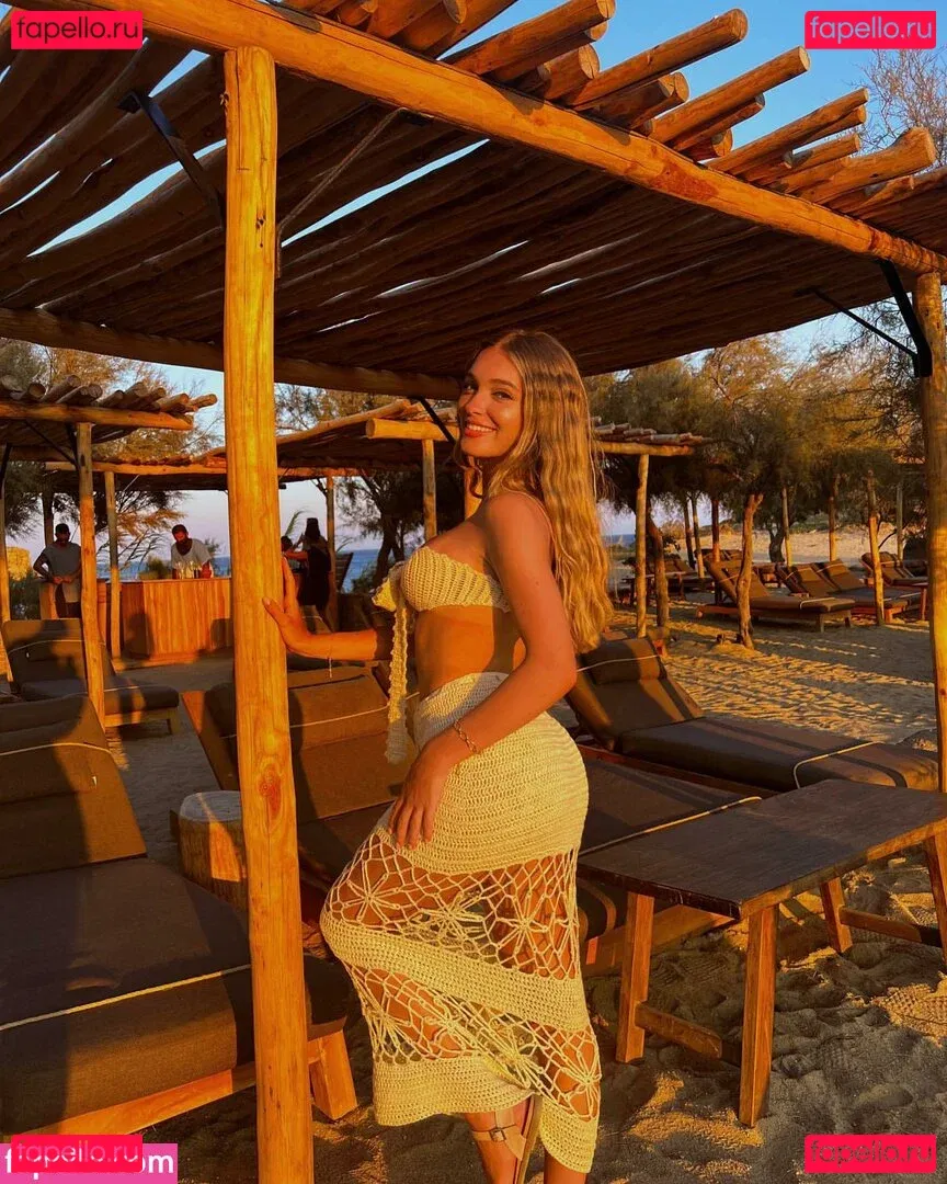 Phoebe Collin Onlyfans Photo Gallery 