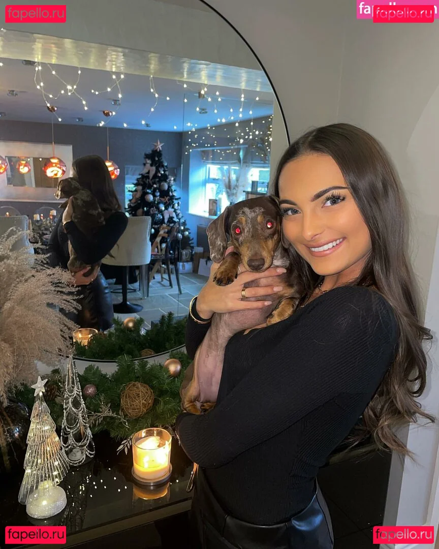 Phoebe Collin Onlyfans Photo Gallery 