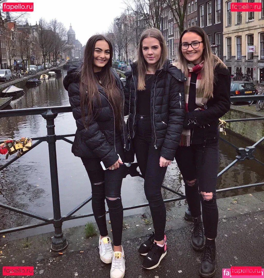 Phoebe Collin Onlyfans Photo Gallery 