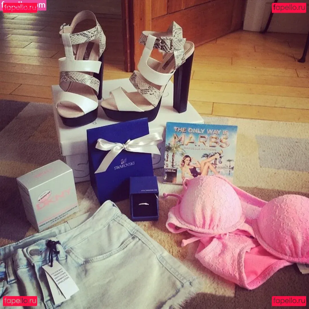 Phoebe Collin Onlyfans Photo Gallery 