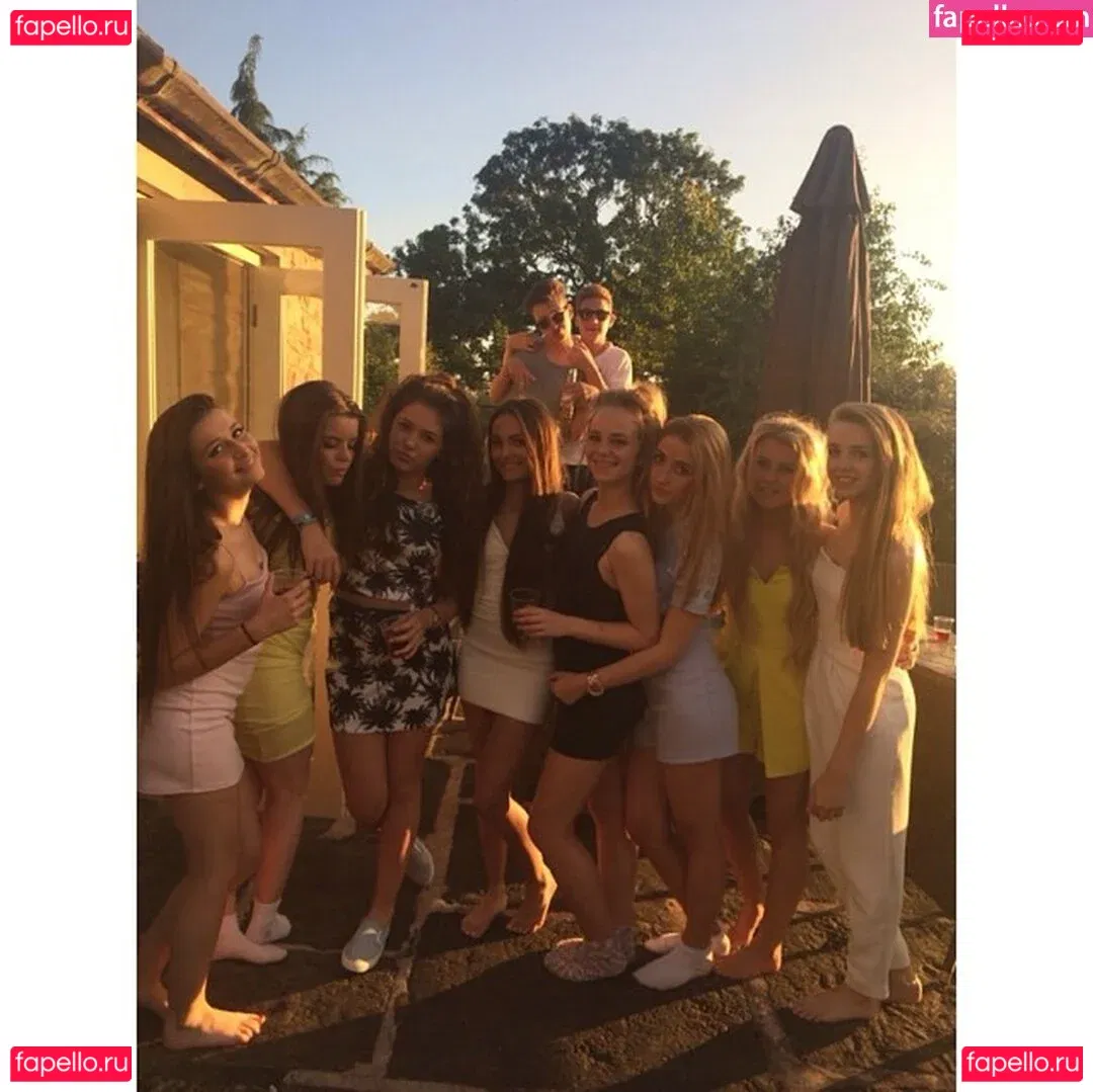 Phoebe Collin Onlyfans Photo Gallery 