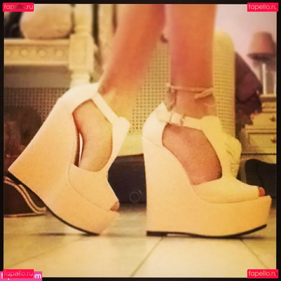 Phoebe Collin Onlyfans Photo Gallery 