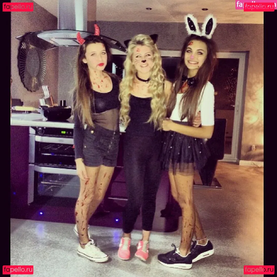 Phoebe Collin Onlyfans Photo Gallery 