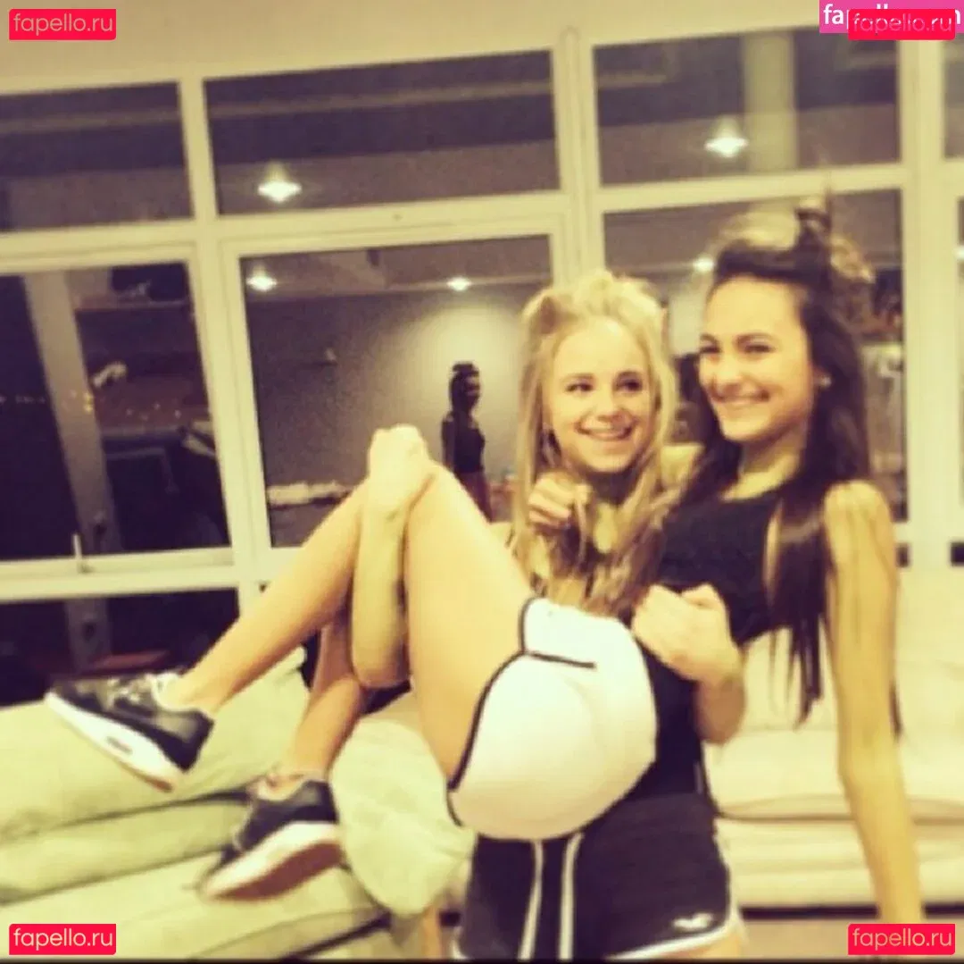 Phoebe Collin Onlyfans Photo Gallery 