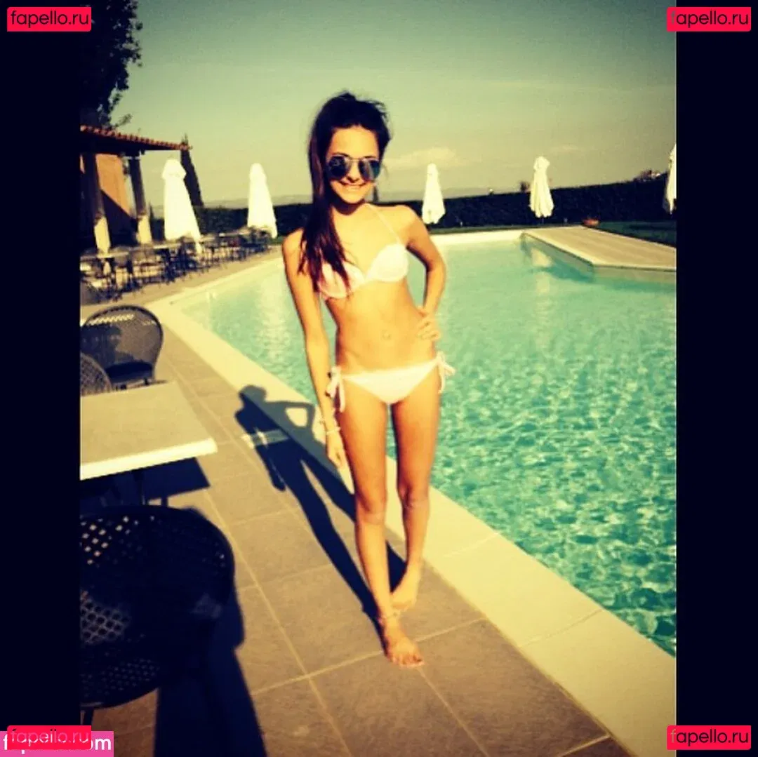 Phoebe Collin Onlyfans Photo Gallery 