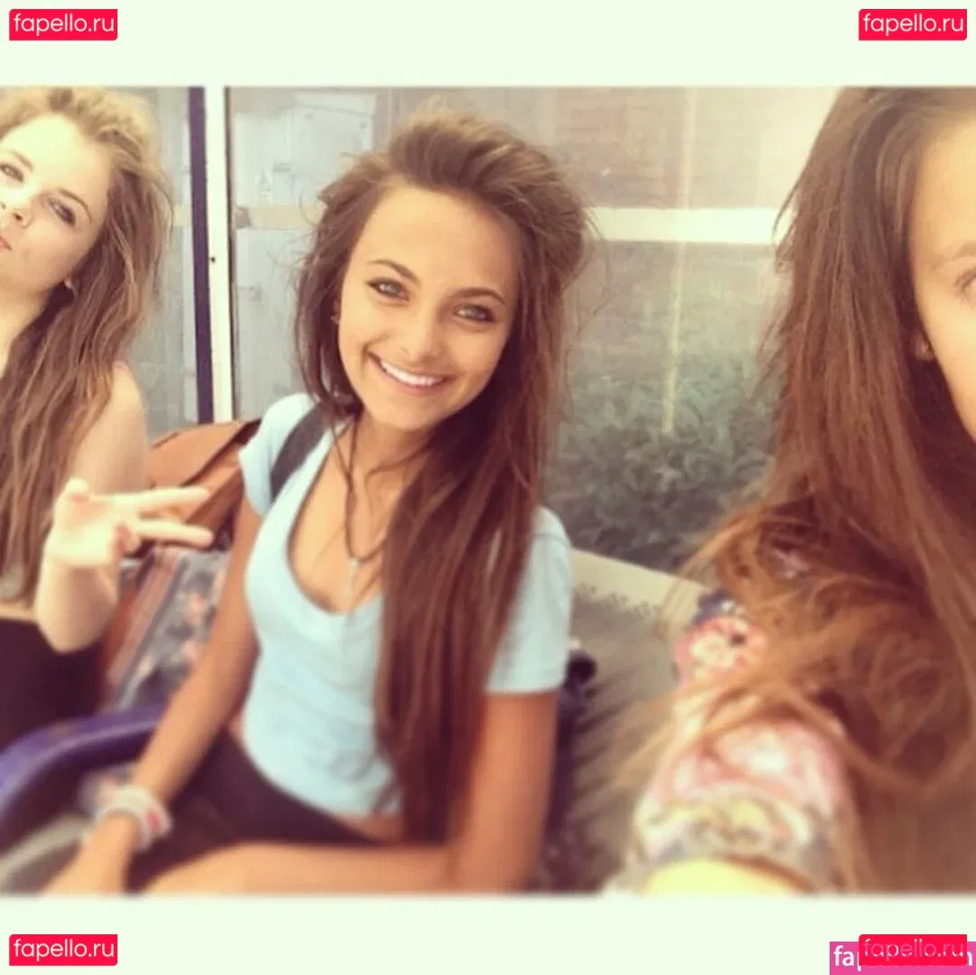 Phoebe Collin Onlyfans Photo Gallery 