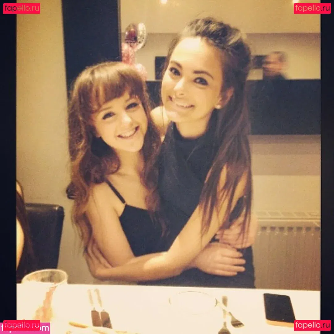 Phoebe Collin Onlyfans Photo Gallery 