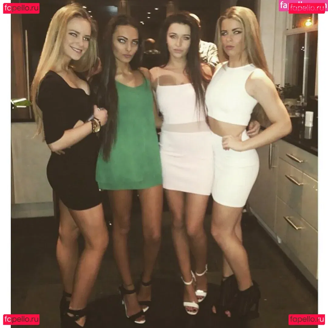 Phoebe Collin Onlyfans Photo Gallery 