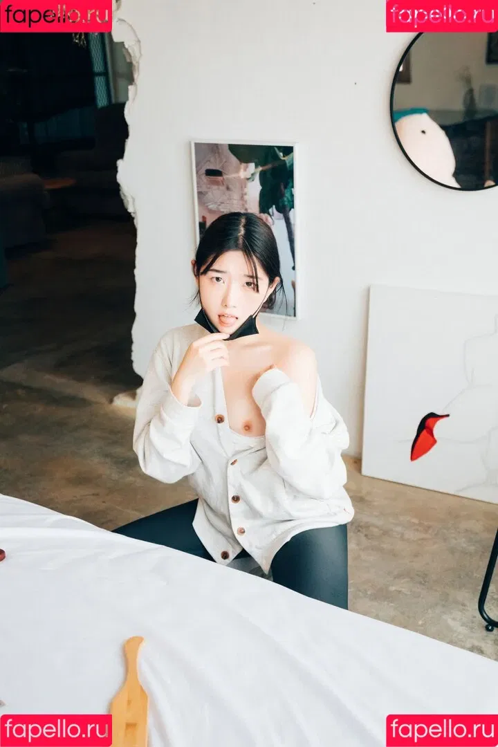 Sonson 손손 Onlyfans Photo Gallery 