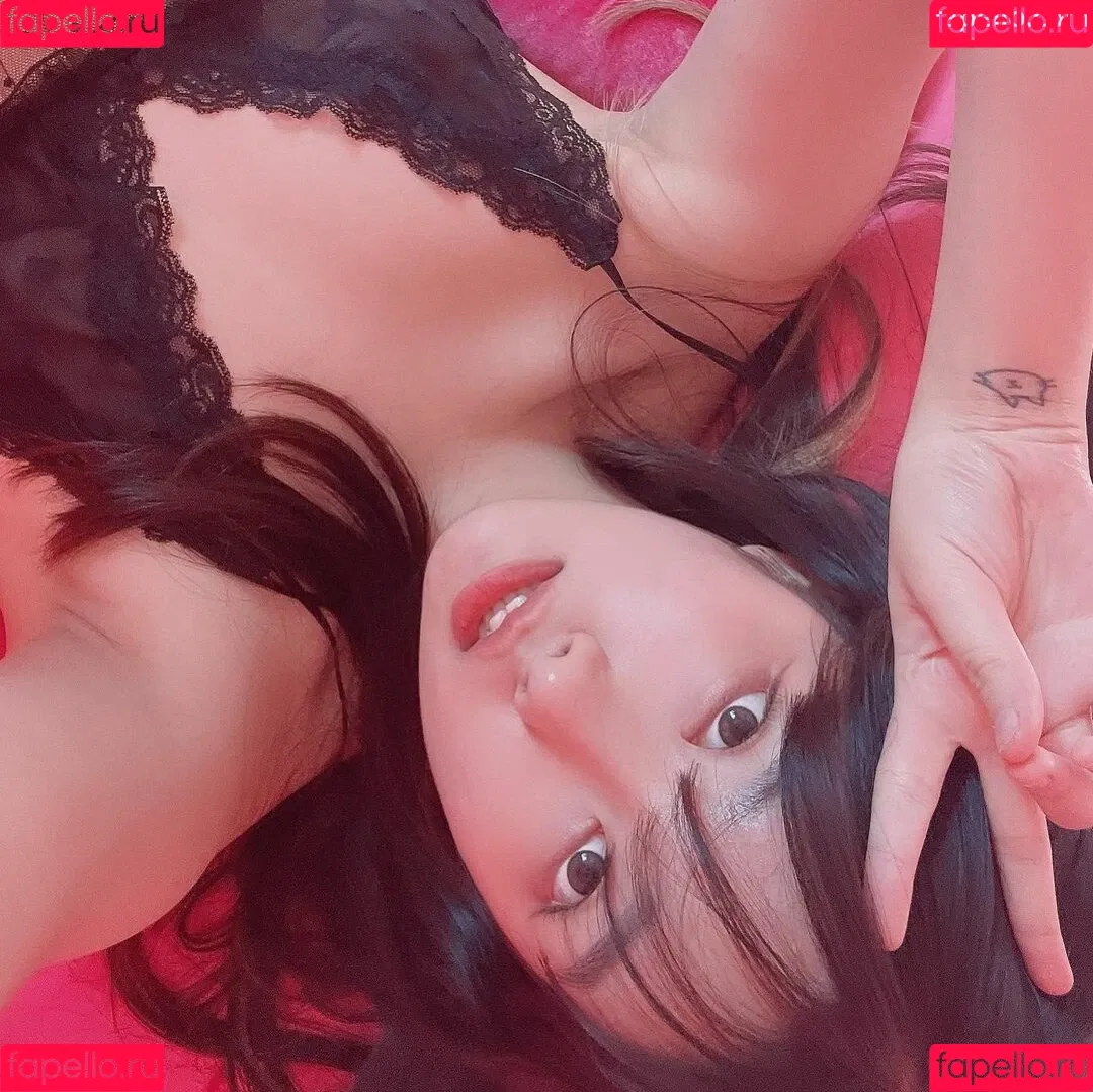Sonson 손손 Onlyfans Photo Gallery 