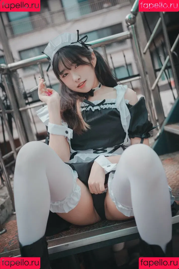 Sonson 손손 Onlyfans Photo Gallery 