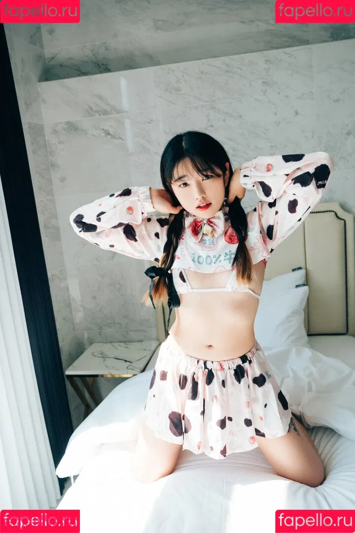 Sonson 손손 Onlyfans Photo Gallery 