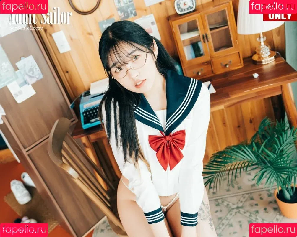 Sonson 손손 Onlyfans Photo Gallery 