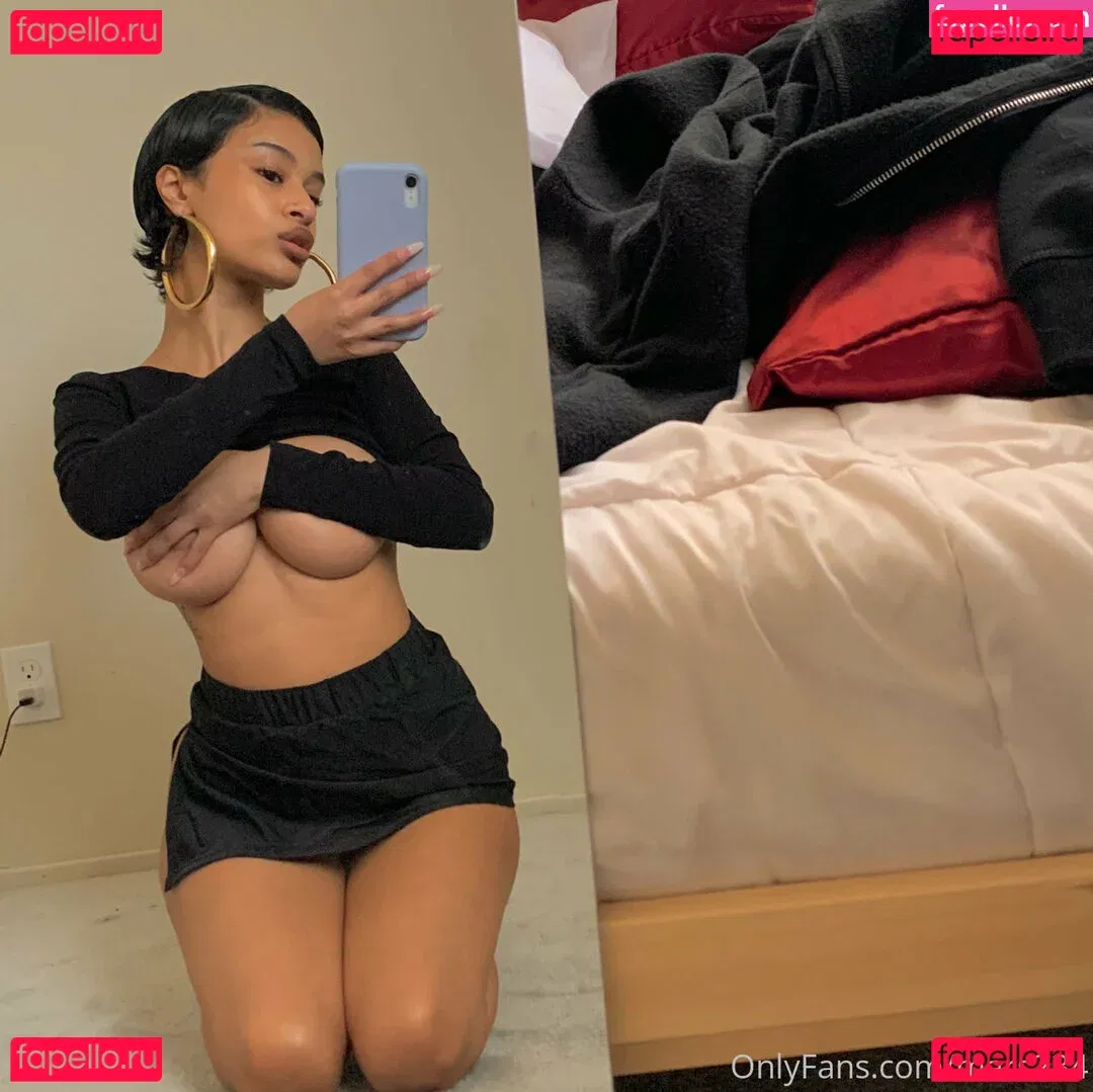 Sonson 손손 Onlyfans Photo Gallery 