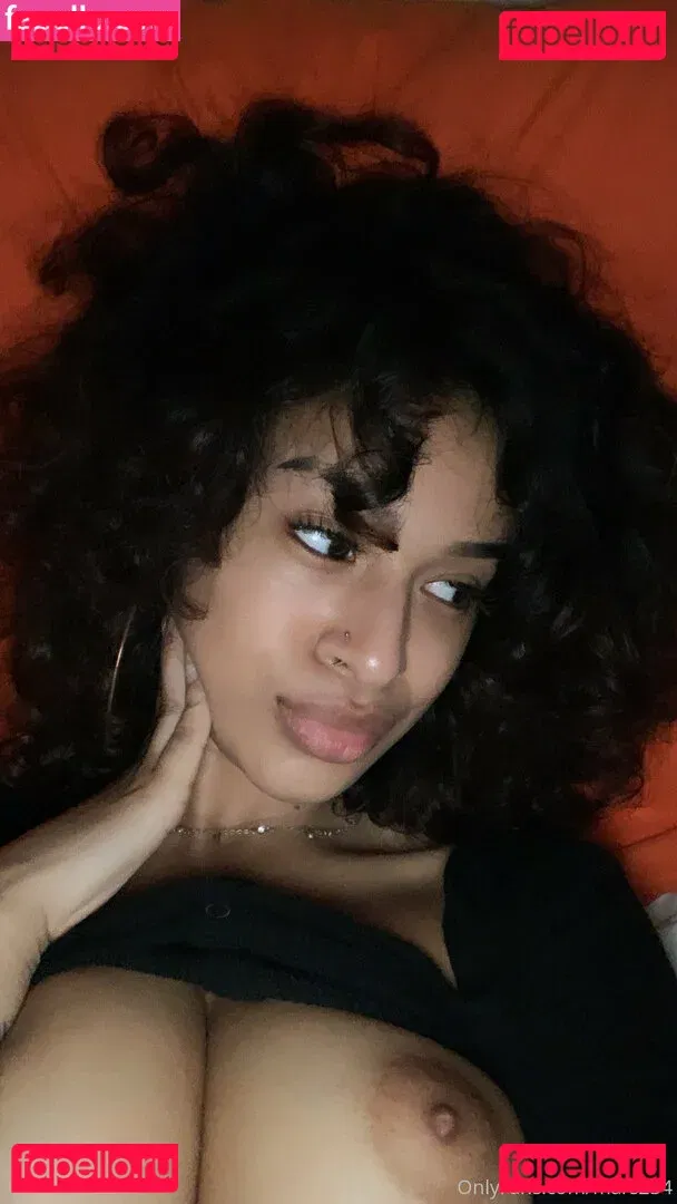 Sonson 손손 Onlyfans Photo Gallery 