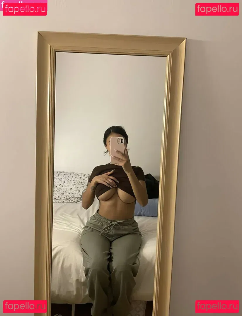 Sonson 손손 Onlyfans Photo Gallery 