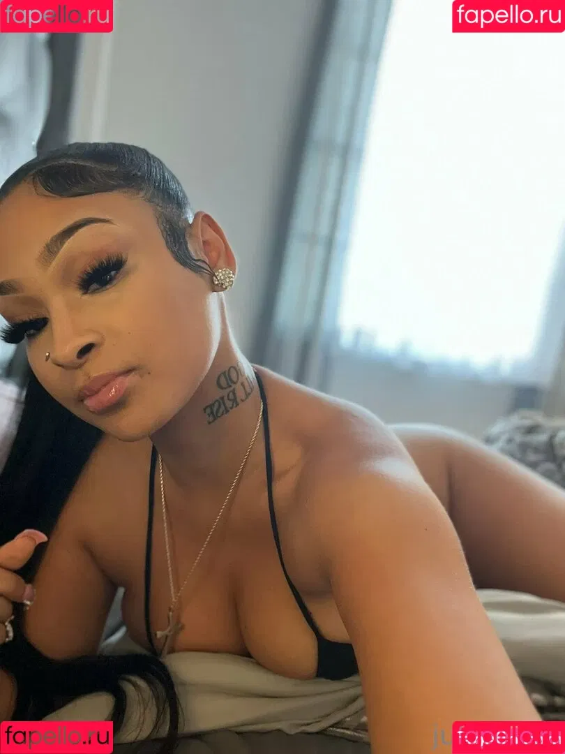 yell0wp0rntapez Onlyfans Photo Gallery 