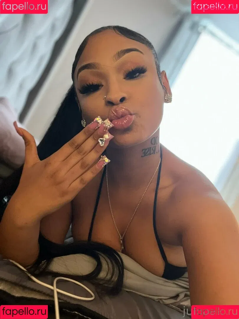 yell0wp0rntapez Onlyfans Photo Gallery 