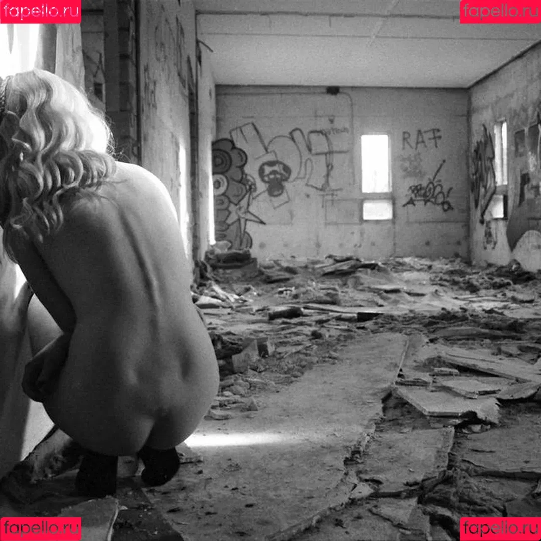 Emmi Onlyfans Photo Gallery 