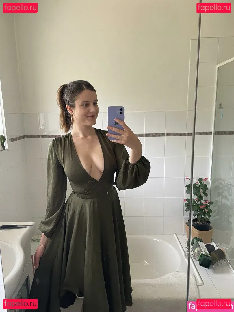 Emmi Onlyfans Photo Gallery 