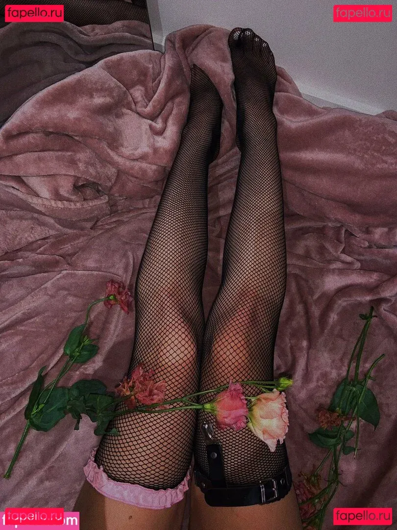 Emmi Onlyfans Photo Gallery 