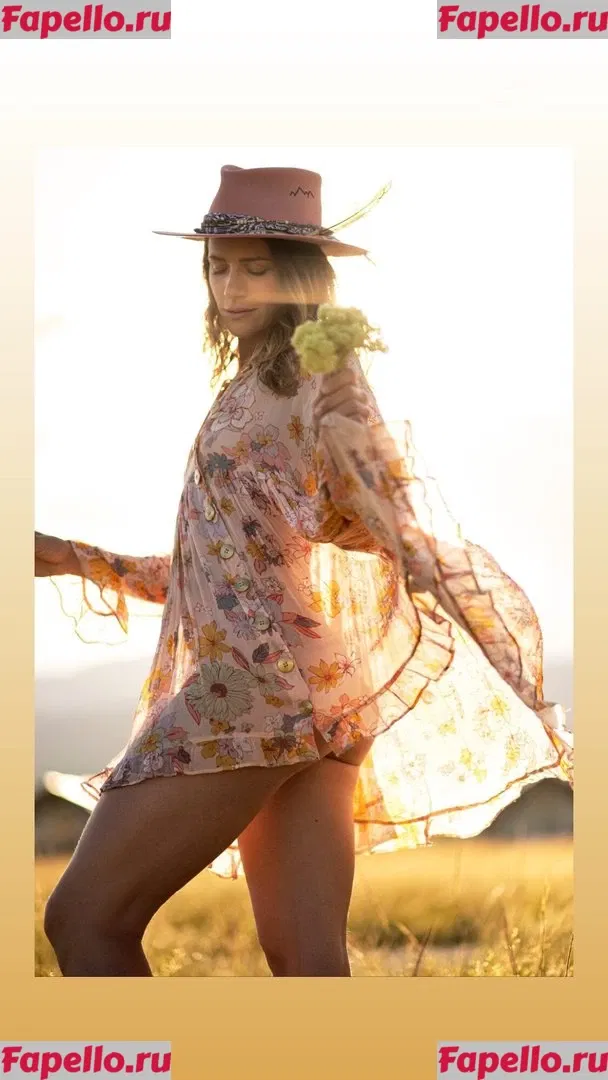 Shantel VanSanten Onlyfans Photo Gallery 