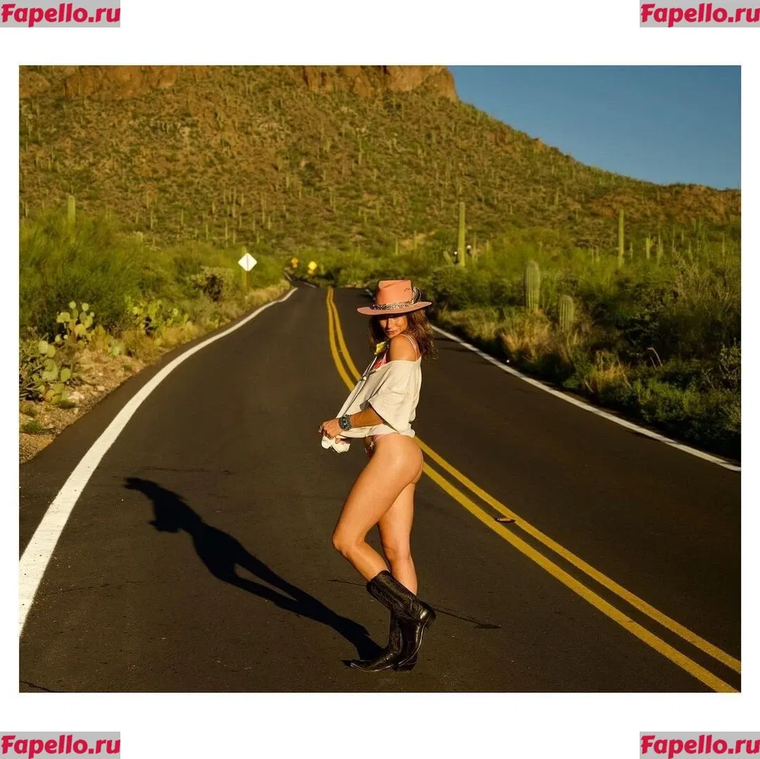 Shantel VanSanten Onlyfans Photo Gallery 
