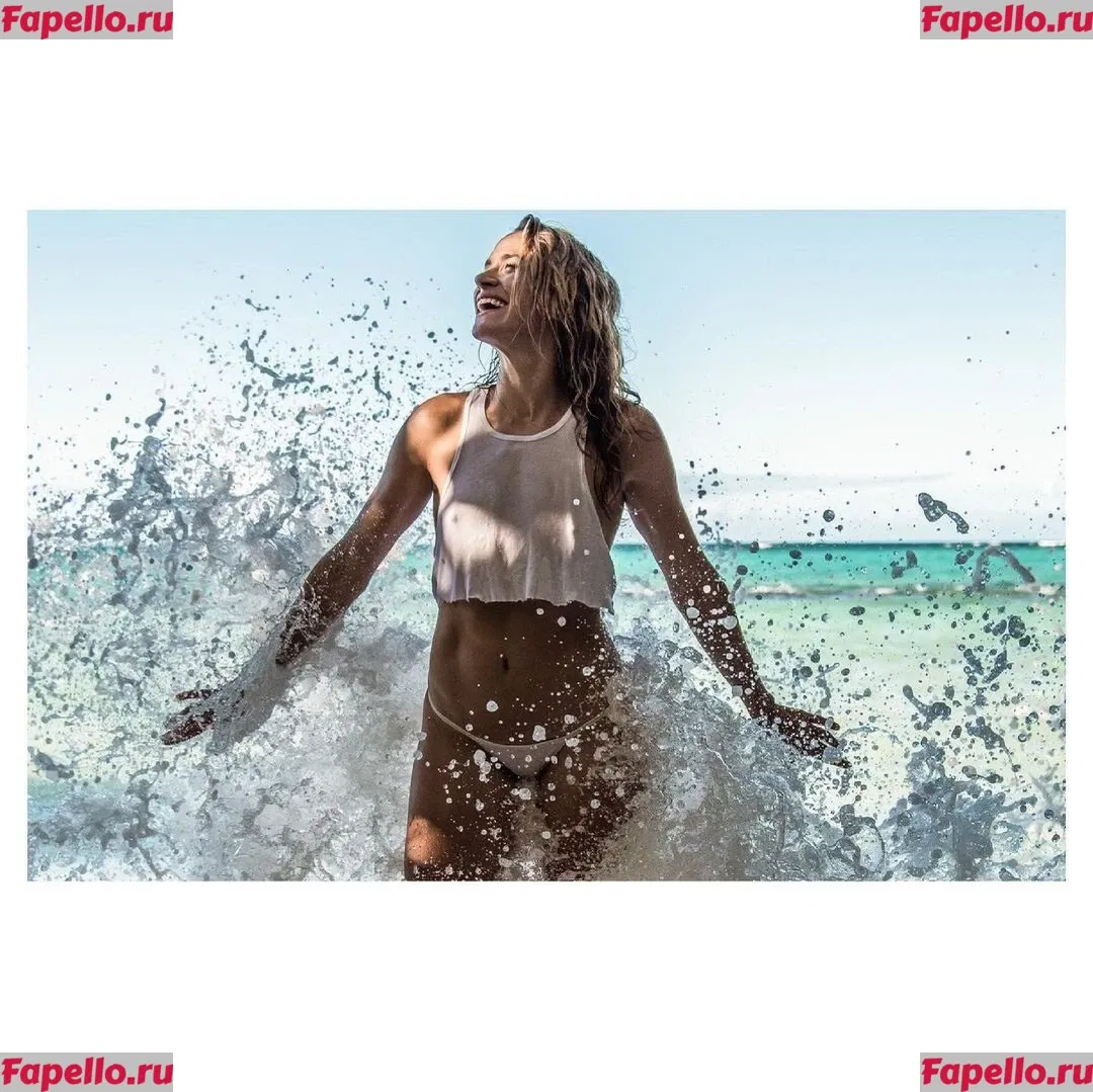 Shantel VanSanten Onlyfans Photo Gallery 