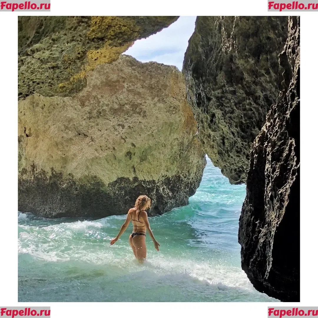 Shantel VanSanten Onlyfans Photo Gallery 