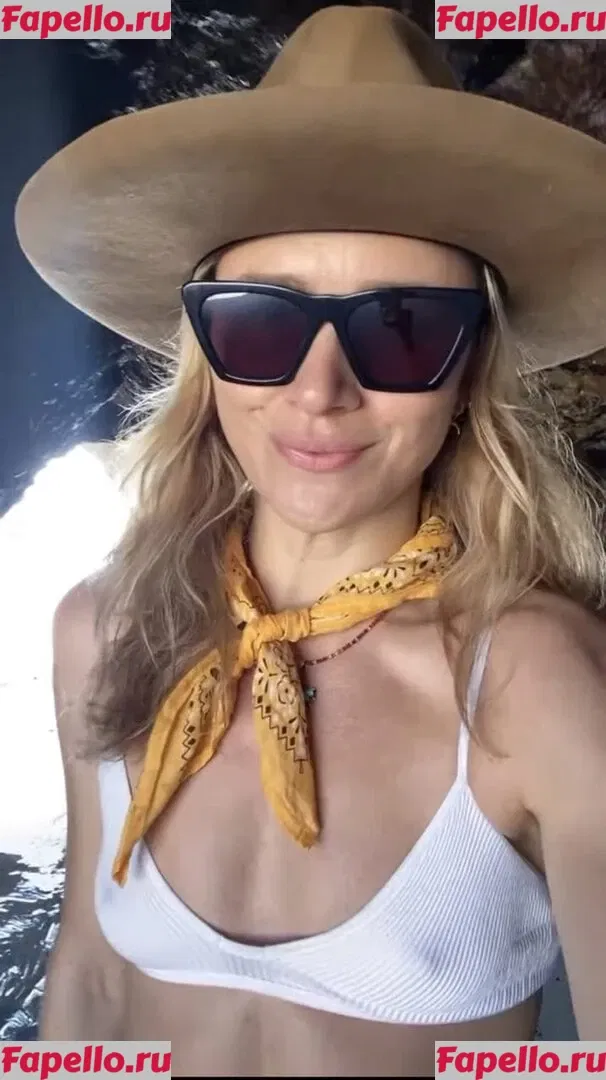 Shantel VanSanten Onlyfans Photo Gallery 