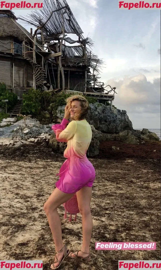 Shantel VanSanten Onlyfans Photo Gallery 