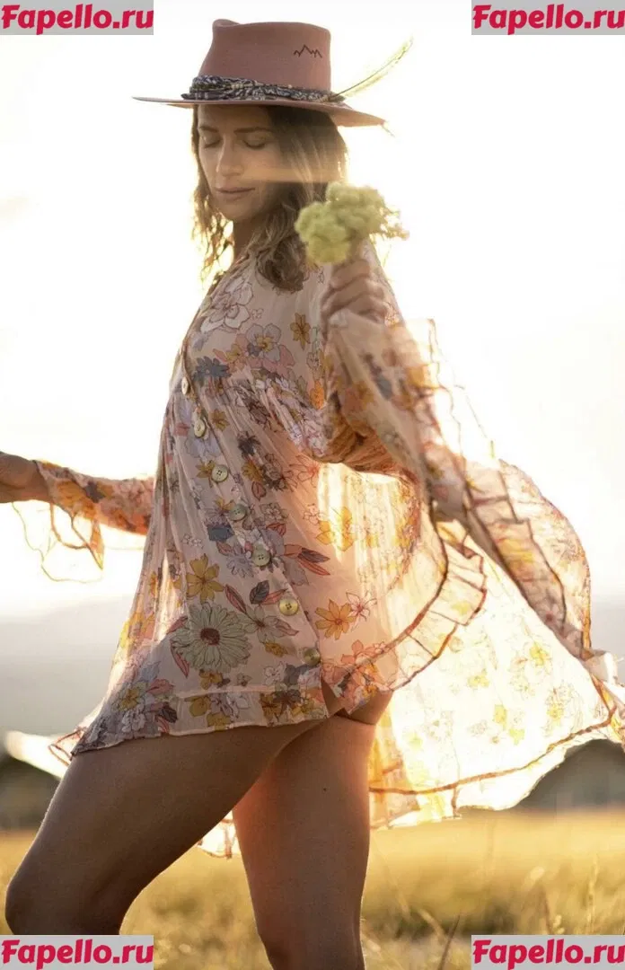 Shantel VanSanten Onlyfans Photo Gallery 
