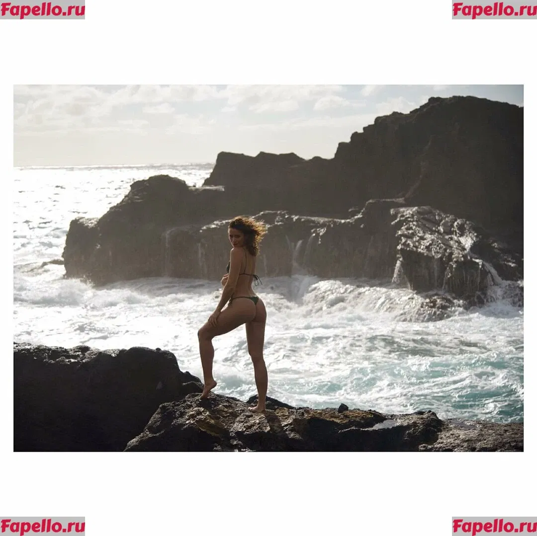 Shantel VanSanten Onlyfans Photo Gallery 