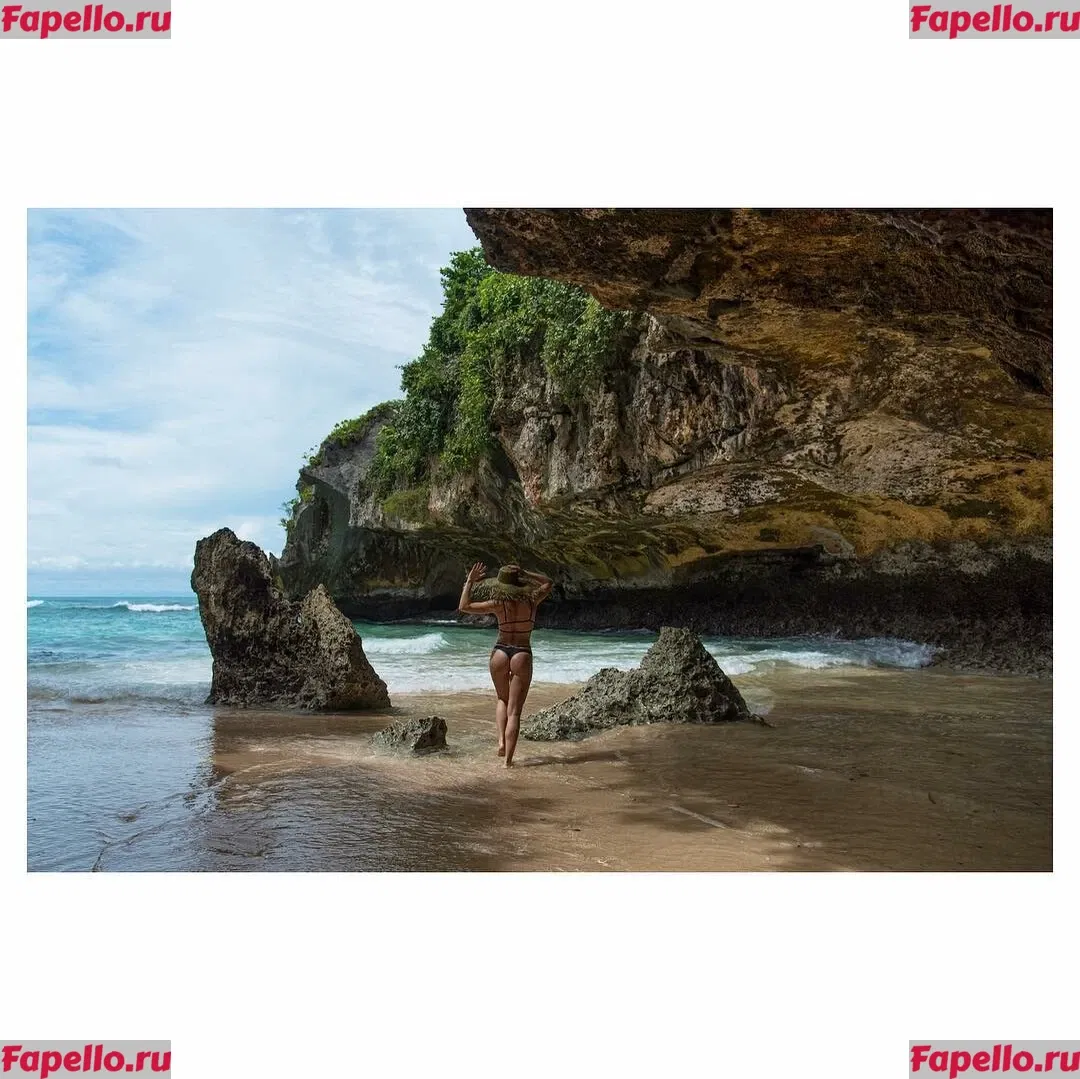 Shantel VanSanten Onlyfans Photo Gallery 