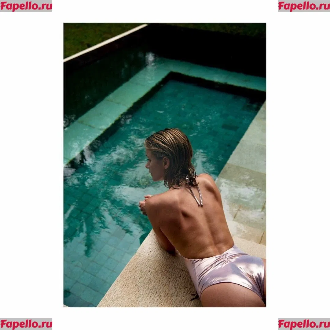 Shantel VanSanten Onlyfans Photo Gallery 