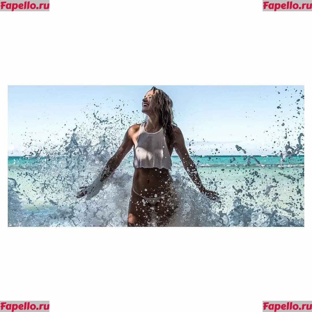 Shantel VanSanten Onlyfans Photo Gallery 