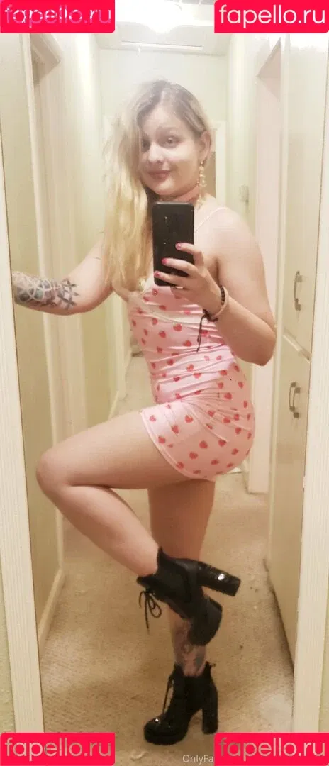 realemilyhaze Onlyfans Photo Gallery 