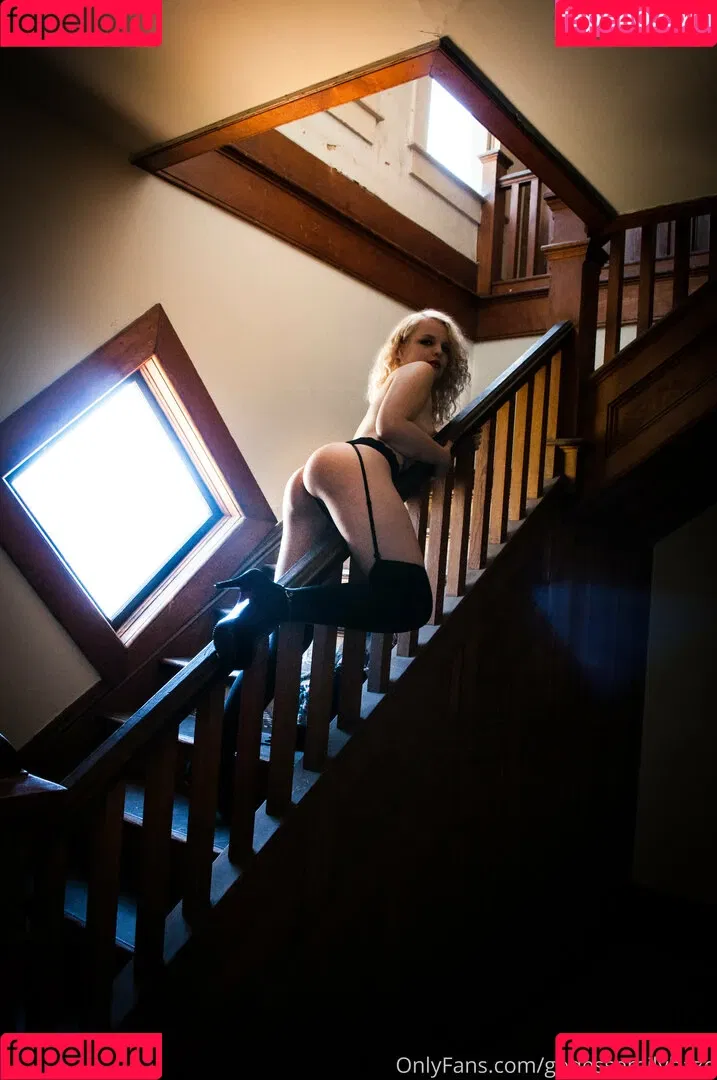 realemilyhaze Onlyfans Photo Gallery 