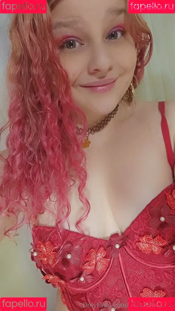 realemilyhaze Onlyfans Photo Gallery 
